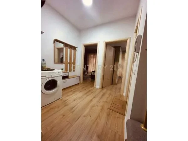 Tirane, jepet me qera apartament 1+1+BLK 55 m² 550 Euro
