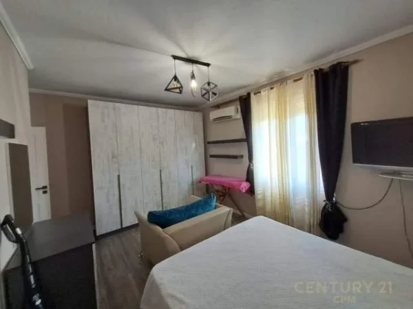 Tirane, jepet me qera apartament 110 m² 800 Euro (mine peza)
