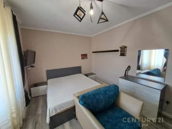 Tirane, jepet me qera apartament 110 m² 800 Euro (mine peza)