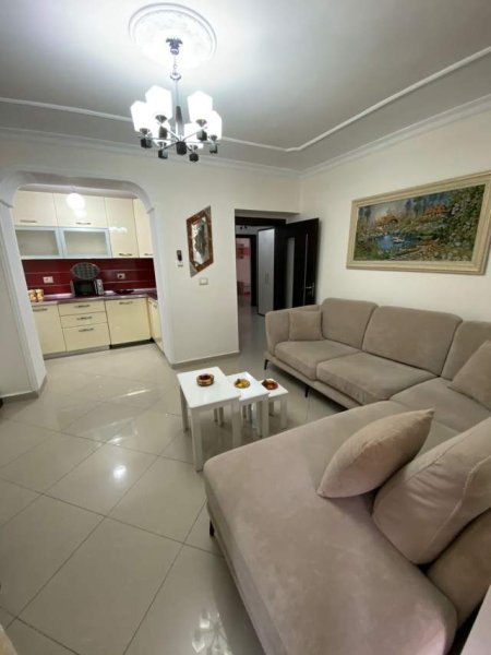 Tirane, jepet me qera apartament 3+1+A+BLK Kati 2, 90 m² 800 Euro (Pazari i Ri)