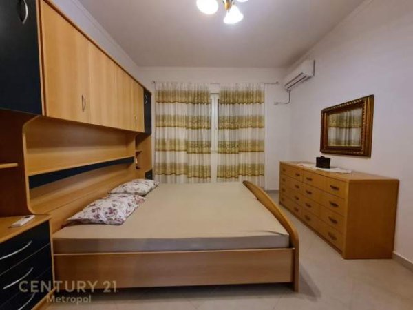 Tirane, jepet me qera apartament 125 m² 600 Euro (kopshti botanik)