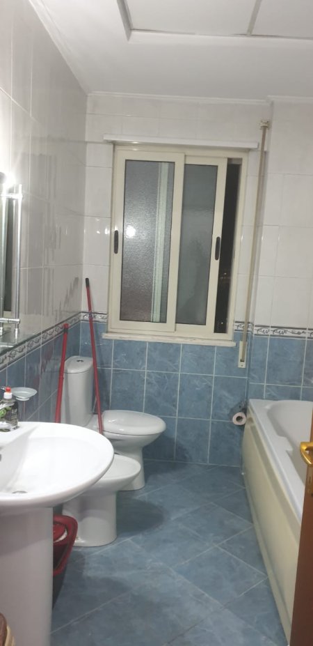 Tirane, jepet me qera apartament 1+1+BLK Kati 5, 70 m² 450 Euro (DON BOSKO)