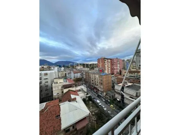 Tirane, jepet me qera apartament 2+1+BLK 100 m² 800 Euro