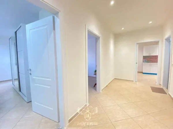 Durres, jepet me qera apartament 2+1+A+BLK Kati 2, 99 m² 400 Euro (Kopshti Sotir Noka Durres)