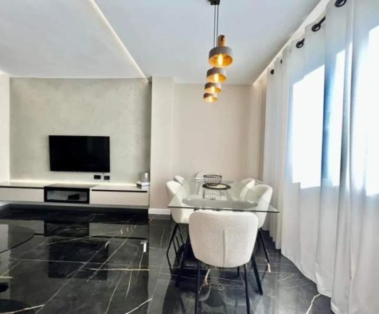 Tirane, shitet apartament Kati 3, 72 m² 125.000 Euro