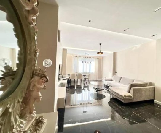 Tirane, shitet apartament Kati 3, 72 m² 125.000 Euro