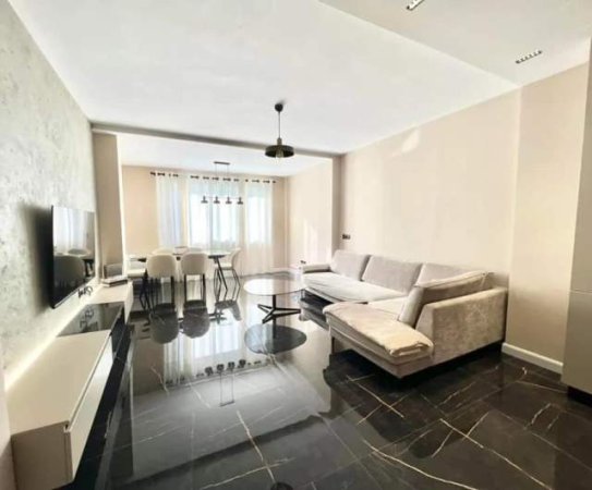 Tirane, shitet apartament Kati 3, 72 m² 125.000 Euro