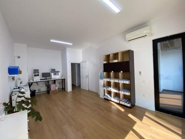 Tirane, jepet me qera apartament 1+1+A+BLK Kati 6, 75 m² 750 Euro (RRUGA E KAVAJES)