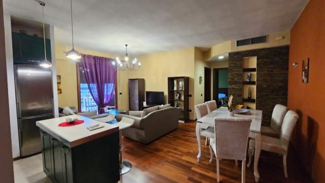Tirane, jepet me qera apartament 2+1+BLK Kati 8, 104 m² 750 Euro (Gjimnazi Sami Frasheri)