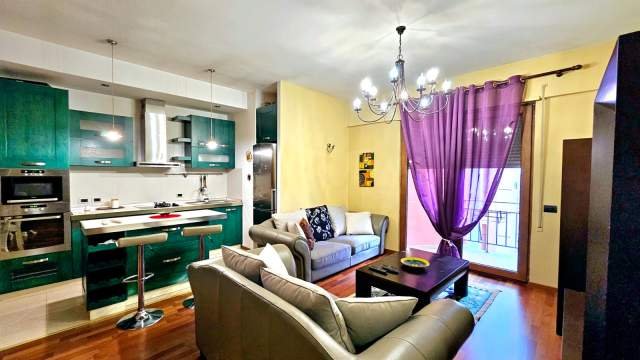 Tirane, jepet me qera apartament 2+1+BLK Kati 8, 104 m² 750 Euro (Gjimnazi Sami Frasheri)