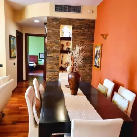 Tirane, jepet me qera apartament 2+1+BLK Kati 6, 110 m² 750 Euro (rruga isa boletini perballe gjimnazit sami frasher)