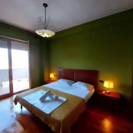 Tirane, jepet me qera apartament 2+1+BLK Kati 6, 110 m² 750 Euro (rruga isa boletini perballe gjimnazit sami frasher)