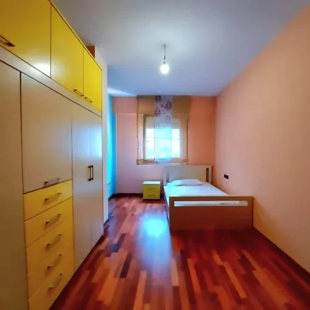 Tirane, jepet me qera apartament 2+1+BLK Kati 8, 104 m² 750 Euro (Gjimnazi Sami Frasheri)