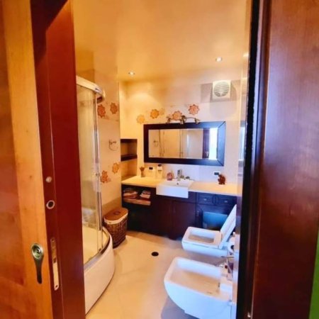 Tirane, jepet me qera apartament 2+1+BLK Kati 8, 104 m² 750 Euro (Gjimnazi Sami Frasheri)