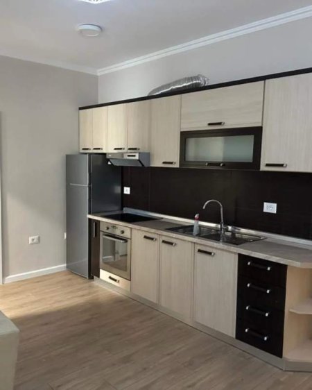 Tirane, jepet me qera apartament 1+1+BLK Kati 2, 60 m² 500 Euro (Liqeni i Thate)