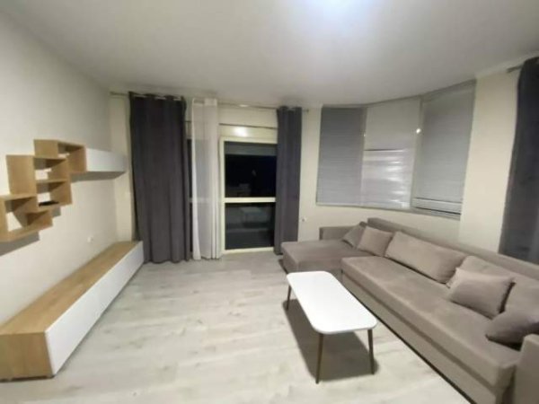 Tirane, jepet me qera apartament 1+1+BLK Kati 2, 70 m² 550 Euro (Liqeni i Thate)