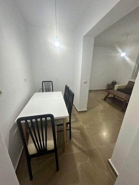 Tirane, shitet apartament 2+1 Kati 3, 80 m² 105.000 Euro (Shkolla e Bashkuar)