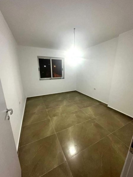 Tirane, shitet apartament 2+1 Kati 3, 80 m² 105.000 Euro (Shkolla e Bashkuar)