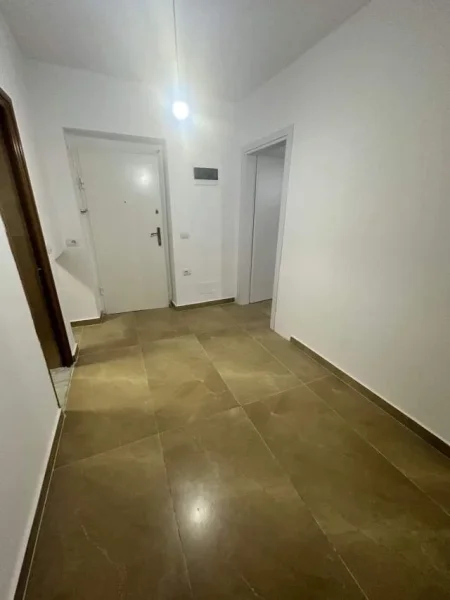 Tirane, shitet apartament 2+1 Kati 3, 80 m² 105.000 Euro (Shkolla e Bashkuar)