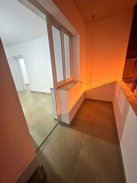 Tirane, shitet apartament 2+1 Kati 3, 80 m² 105.000 Euro (Shkolla e Bashkuar)