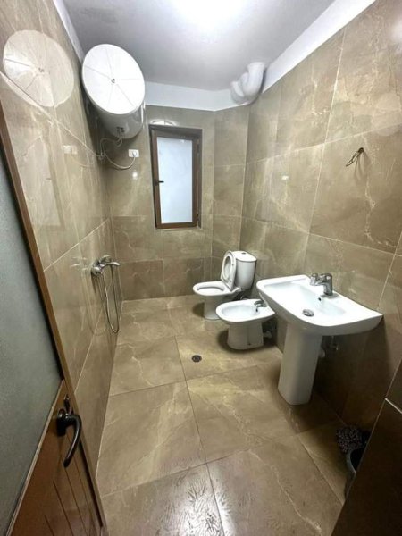 Tirane, shitet apartament 2+1 Kati 3, 80 m² 105.000 Euro (Shkolla e Bashkuar)