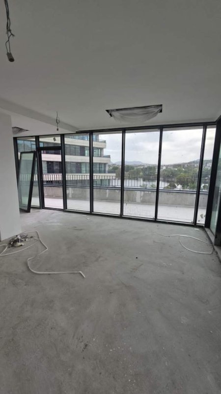 Tirane, jepet me qera zyre Kati 3, 136 m² 1.500 Euro (Lake View Residence)