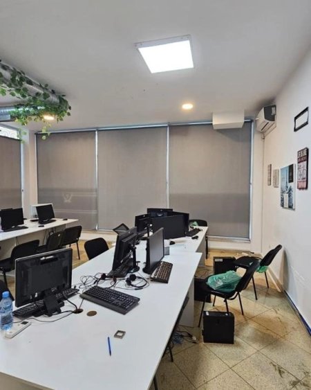 Tirane, shitet ambjent biznesi Kati 4, 136 m² 170.000 Euro (rr.Kodra e Diellit)