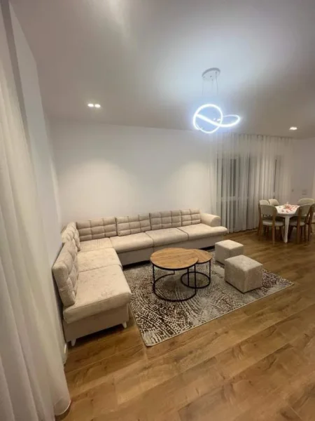 Tirane, jepet me qera apartament 2+1+A+BLK Kati 4, 174 m² 900 Euro (Qendra Emerald)