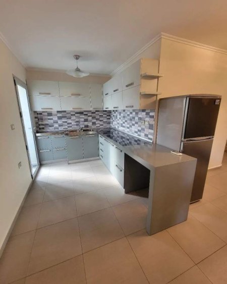 Tirane, jepet me qera apartament 1+1+BLK Kati 4, 60 m² 500 Euro (Brryli)