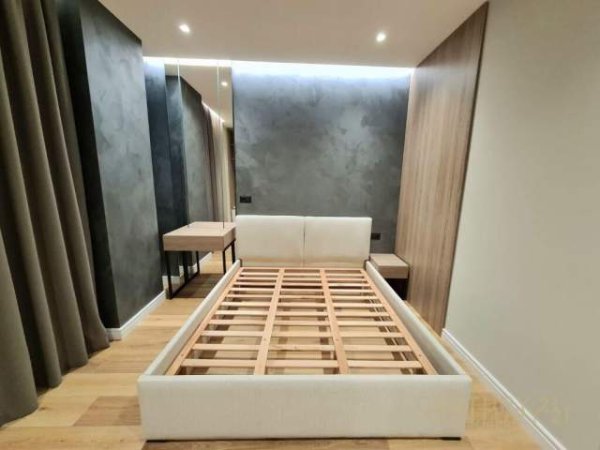 Tirane, jepet me qera apartament 1+1 Kati 3, 83 m²  (ZOGU I ZI)