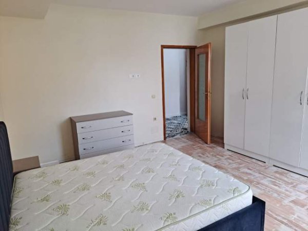 Tirane, jepet me qera apartament 2+1 Kati 3, 70 m² 550 Euro (ish restorant durresi)