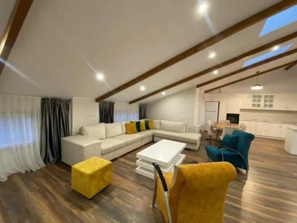 Tirane, jepet me qera Penthouse 3+1+BLK Kati 3, 200 m² 1.500 Euro (TEG)