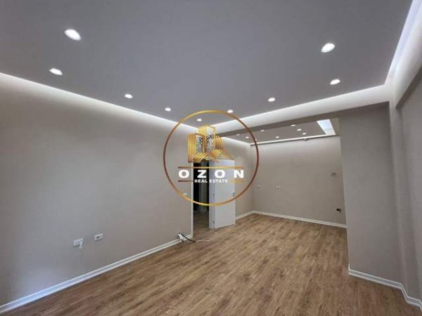 Tirane, jepet me qera apartament 2+1 Kati 3, 110 m² 650 Euro (Rruga e Dibres)