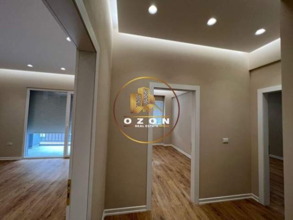 Tirane, jepet me qera apartament 2+1 Kati 3, 110 m² 650 Euro (Rruga e Dibres)