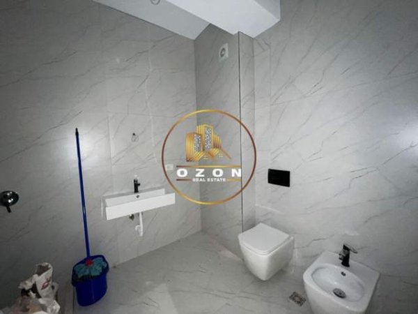 Tirane, jepet me qera apartament 2+1 Kati 3, 110 m² 650 Euro (Rruga e Dibres)