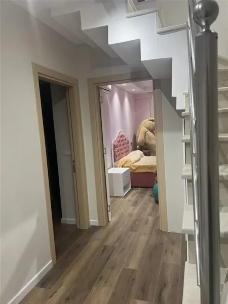 Tirane, jepet me qera apartament duplex Kati 2, 120 m² 890 Euro (Kodra e Diellit)