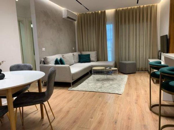 Tirane, jepet me qera apartament 2+1 Kati 9, 67 m² 600 Euro (ANA KOMNENA)