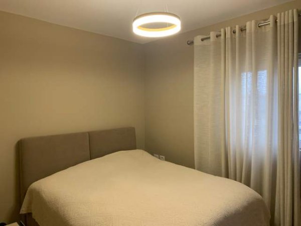 Tirane, jepet me qera apartament 2+1 Kati 9, 67 m² 600 Euro (ANA KOMNENA)