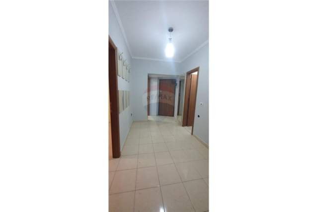 Tirane, jepet me qera apartament 2+1+A+BLK Kati 3, 110 m² 400 Euro (Ali Demi)