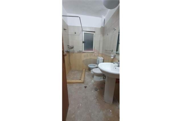 Tirane, jepet me qera apartament 2+1+A+BLK Kati 3, 110 m² 400 Euro (Ali Demi)