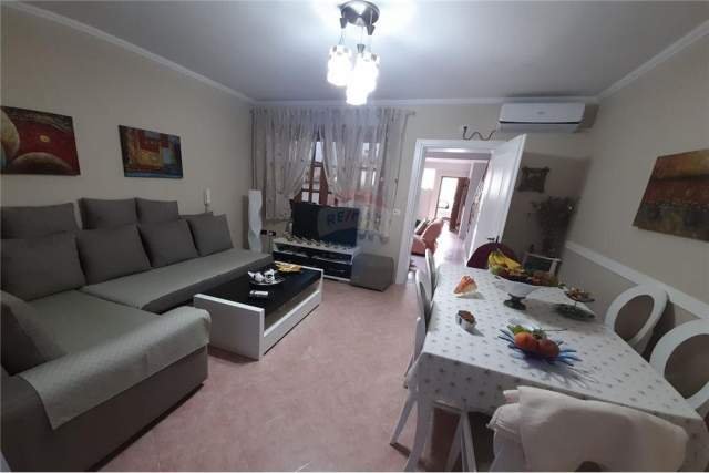 Tirane, jepet me qera Vile Kati 0, 216 m² 1.100 Euro (Ferti Xhajko)