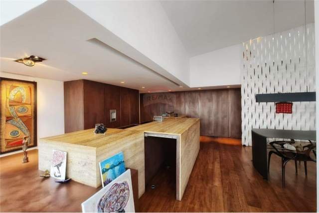 Tirane, jepet me qera Penthouse 4+1 Kati 6, 315 m² 750.000 Euro (Liqeni i Thate)