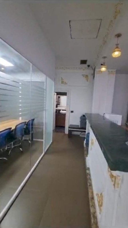 Tirane, jepet me qera zyre Kati 5, 250 m² 2.000 Euro (ish restorant durresi)