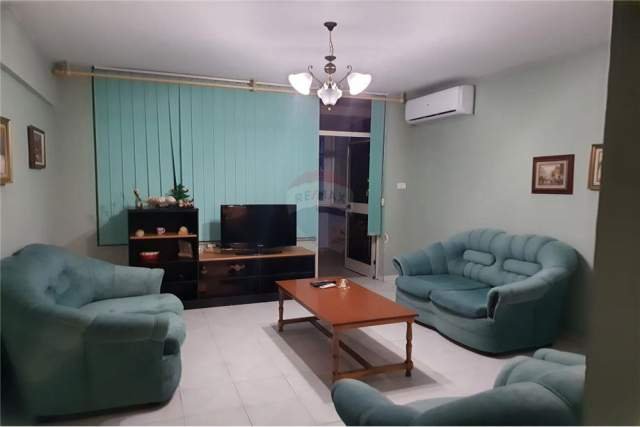 Tirane, jepet me qera apartament 1+1 Kati 6, 85 m² 400 Euro (Rruga Urani Pano)