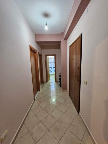 Tirane, jepet me qera apartament 2+1+BLK Kati 4, 100 m² 50.000 Leke (EDUARD MANO)