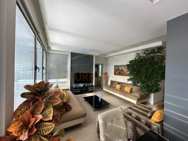 Tirane, Shitet apartament 2+1+A+BLK Kati 11, 130 m² 335000 (BULEVARDI ZOGU I)