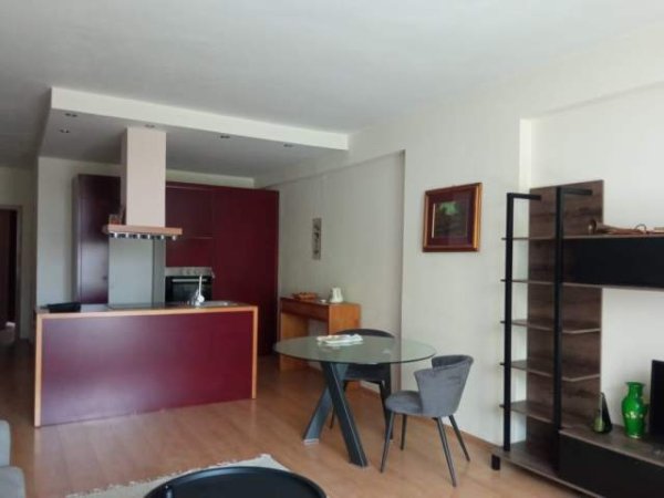 Tirane, jepet me qera apartament 2+1 Kati 3, 450 Euro (ish Stacioni i Trenit)