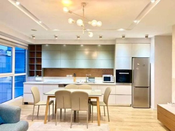 Tirane, shitet apartament 2+1 120 m²  (stacioni Trenit)