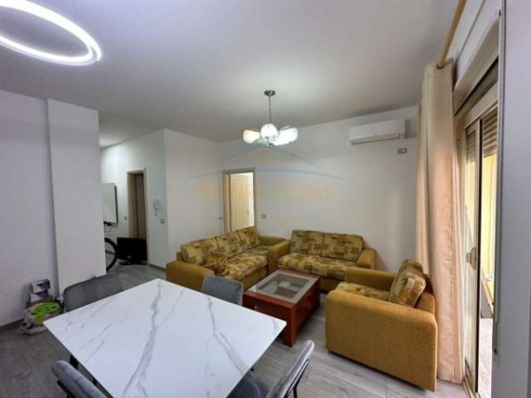Tirane, jepet me qera apartament 2+1 Kati 4, 96 m² 800 Euro (Liqeni i Thate)
