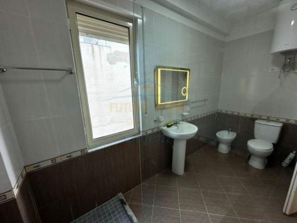 Tirane, jepet me qera apartament 2+1 Kati 4, 96 m² 800 Euro (Liqeni i Thate)